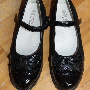 Brand new leather school or dress shoes for your girl, made in Europe
